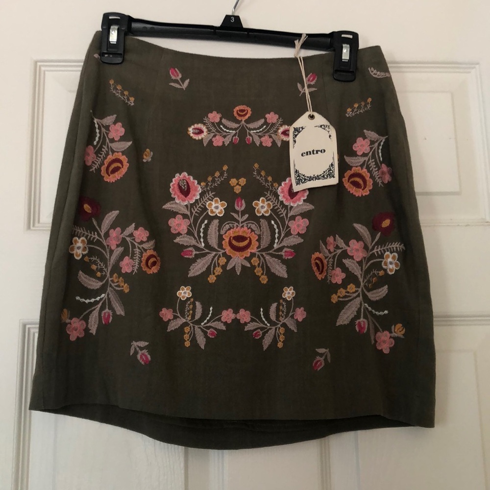 Army green skirt with floral embroidery